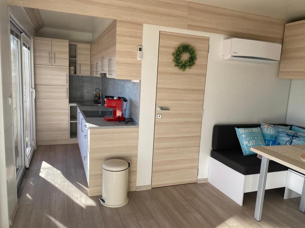 Amore Del Mare, Seaside Family Pace, Free Parking And Wifi In Camp Dalmatino Drage Exterior foto